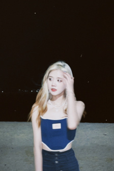女大学生的沙龙室